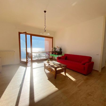 Big Apartment With Lake View And Two Bedrooms Sala Comacina Eksteriør billede