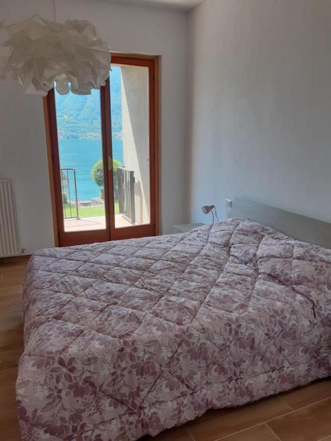Big Apartment With Lake View And Two Bedrooms Sala Comacina Eksteriør billede