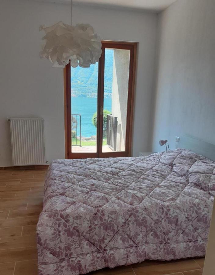 Big Apartment With Lake View And Two Bedrooms Sala Comacina Eksteriør billede