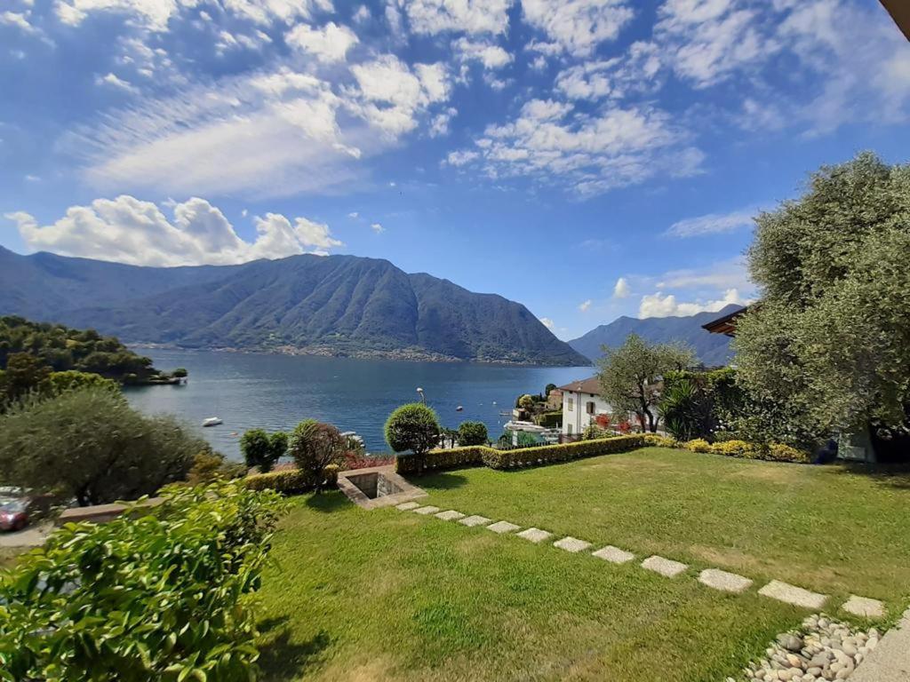 Big Apartment With Lake View And Two Bedrooms Sala Comacina Eksteriør billede