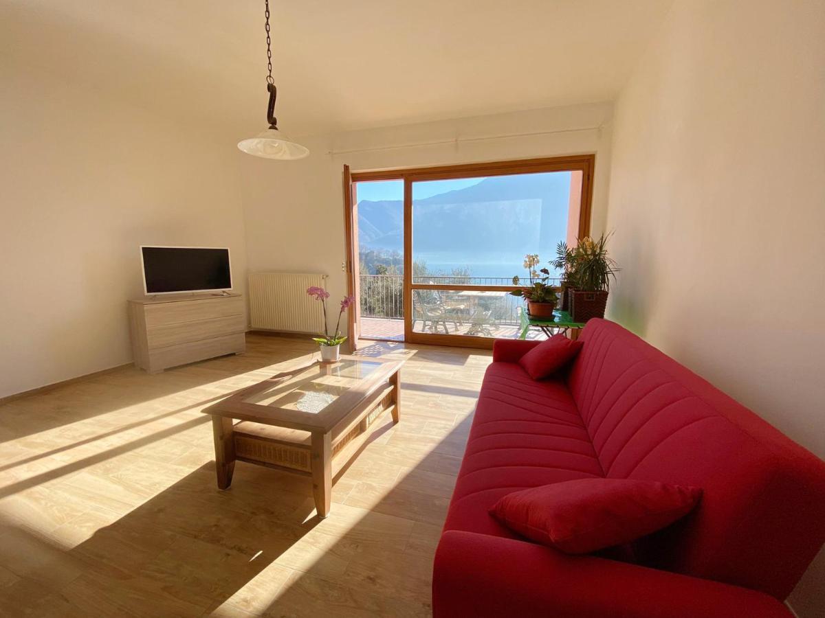 Big Apartment With Lake View And Two Bedrooms Sala Comacina Eksteriør billede