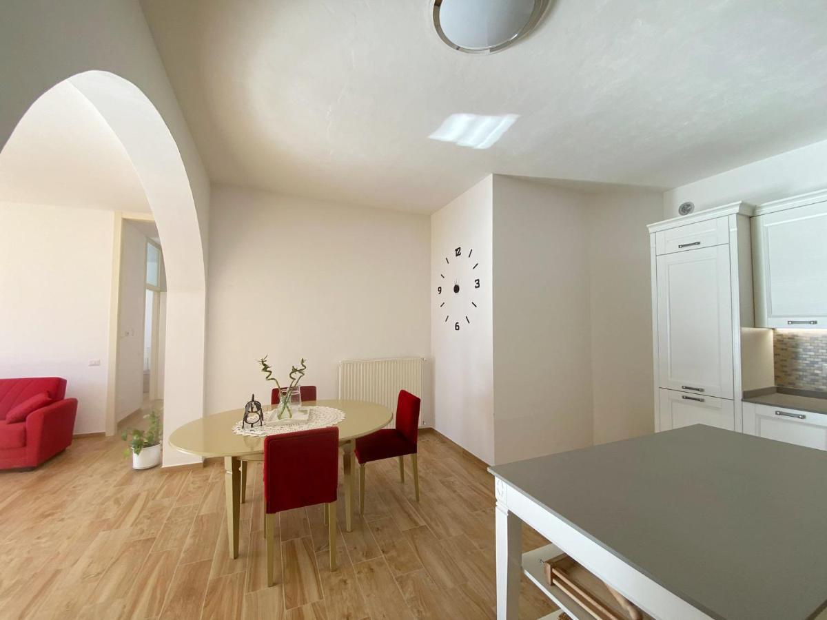 Big Apartment With Lake View And Two Bedrooms Sala Comacina Eksteriør billede