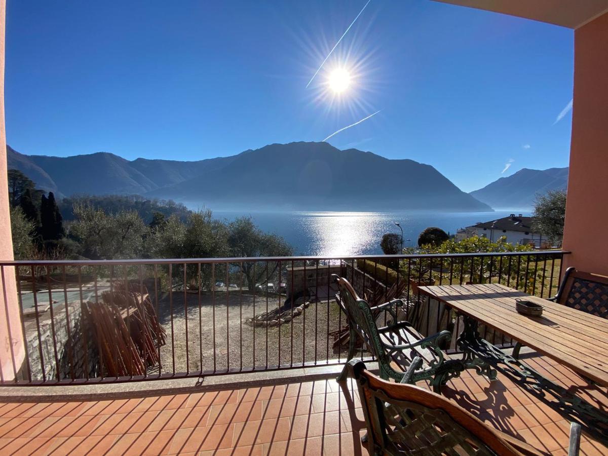 Big Apartment With Lake View And Two Bedrooms Sala Comacina Eksteriør billede